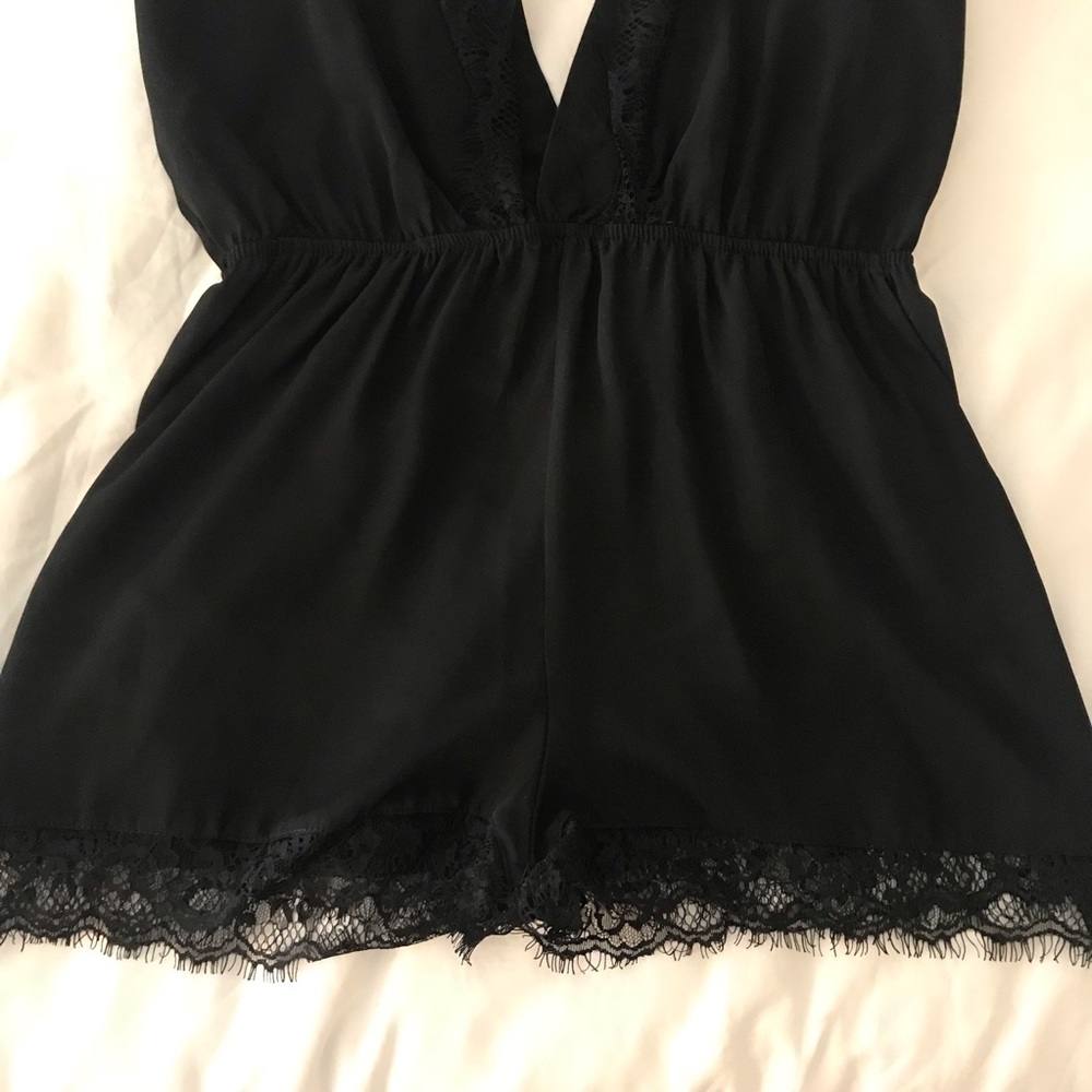 Lace Trim Romper - Picture 3 of 4